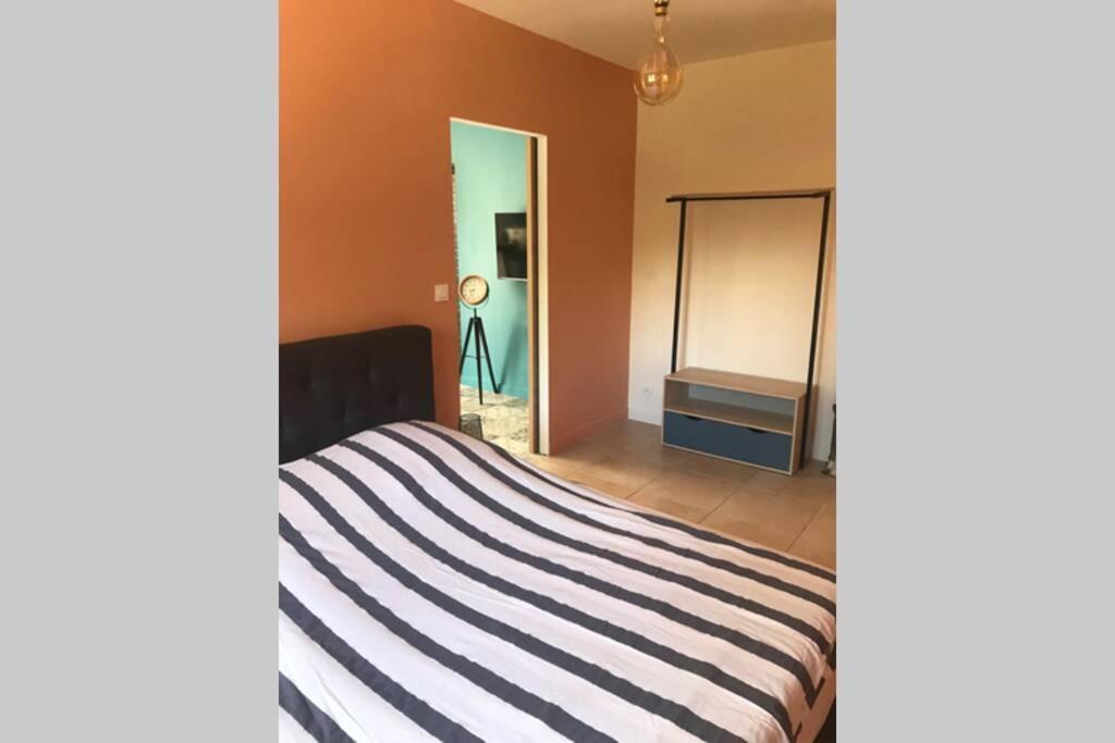 Logement Attenant A Une Villa T2 Avec Terrasse . Besse-sur-Issole ภายนอก รูปภาพ