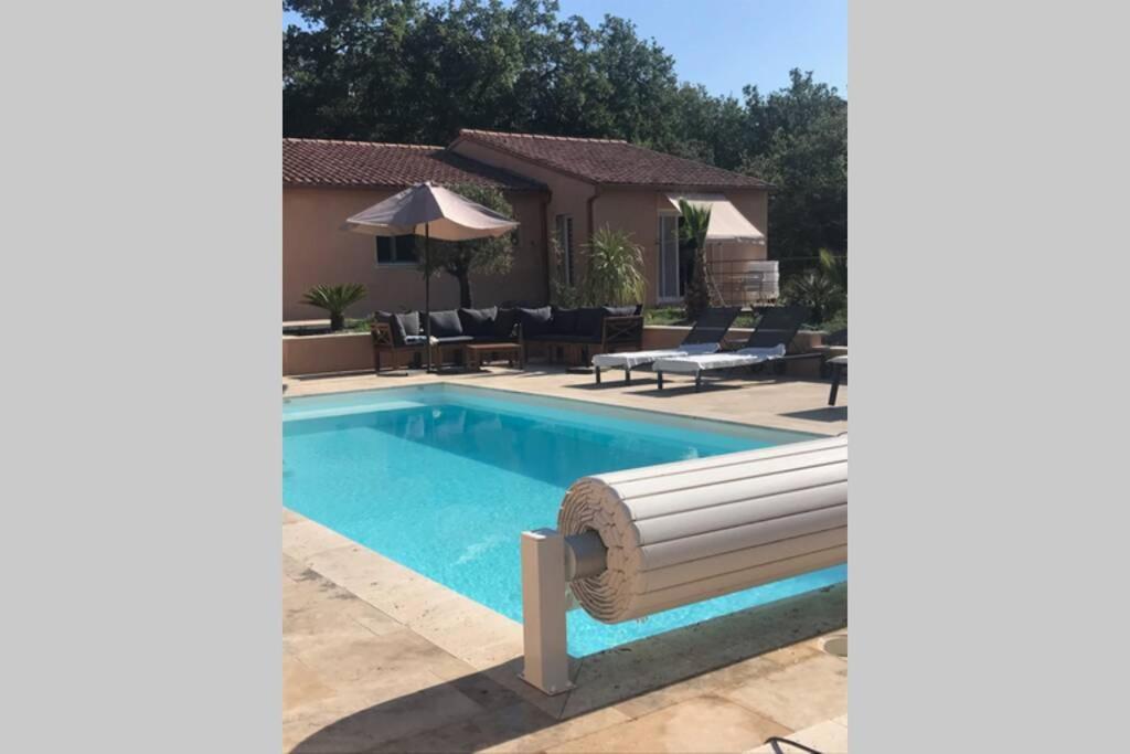 Logement Attenant A Une Villa T2 Avec Terrasse . Besse-sur-Issole ภายนอก รูปภาพ