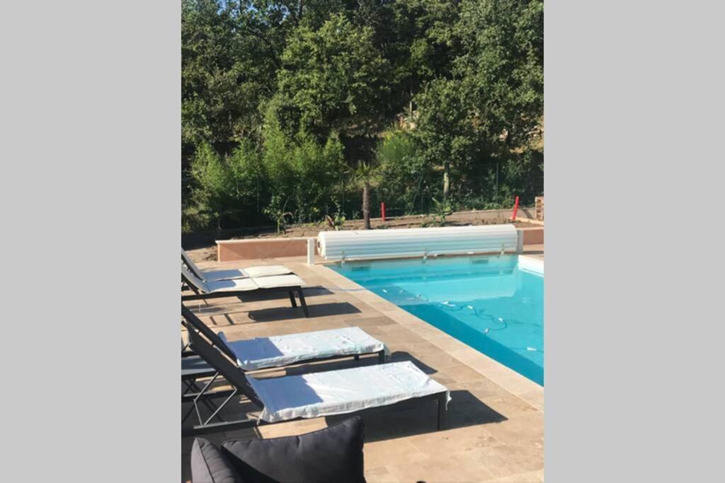 Logement Attenant A Une Villa T2 Avec Terrasse . Besse-sur-Issole ภายนอก รูปภาพ
