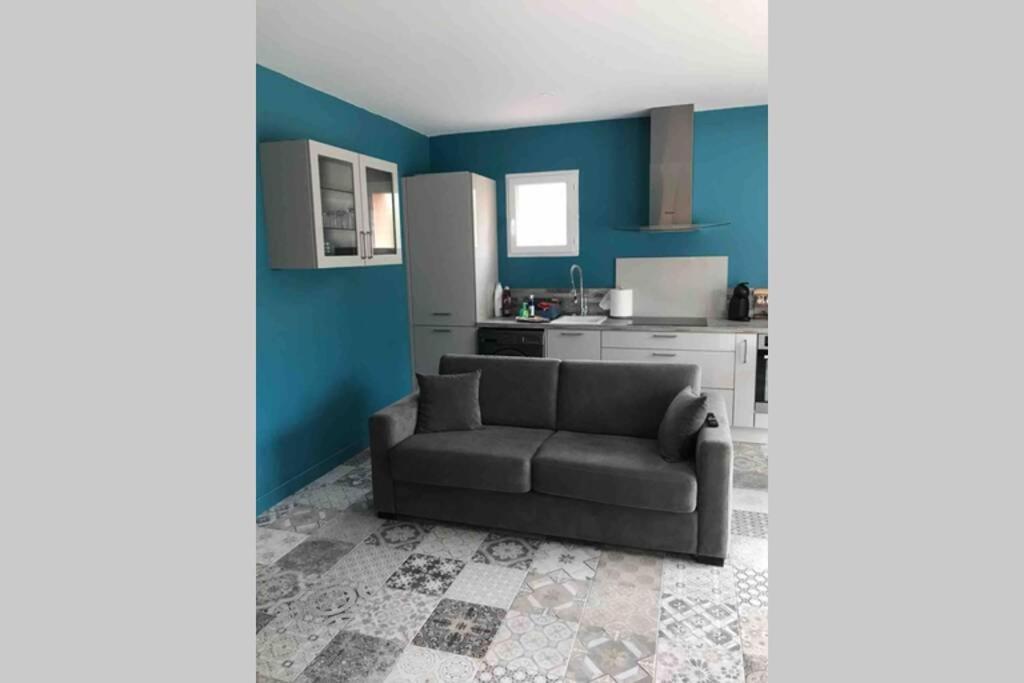 Logement Attenant A Une Villa T2 Avec Terrasse . Besse-sur-Issole ภายนอก รูปภาพ